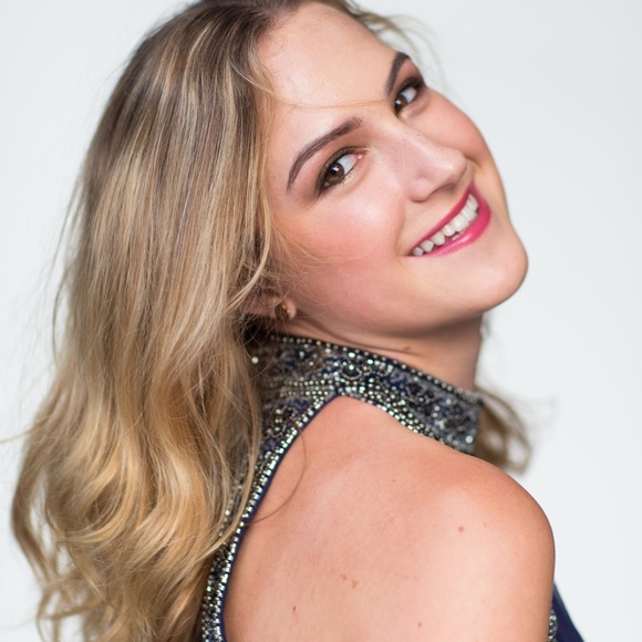 Meet your Posher, Isabelle - Picture 1 of 1